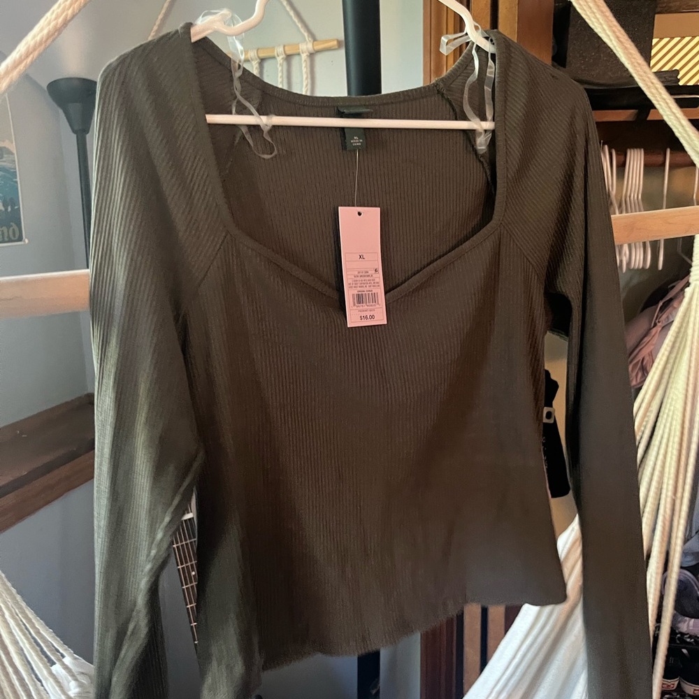 Green long sleeve ribbed top